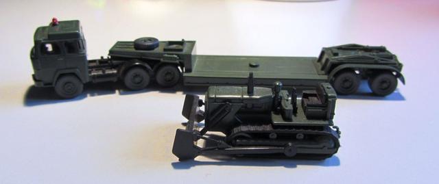 Magirus Deutz Tieflader mit Planierraupe