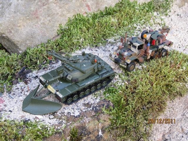Prototyp BergePz T728 E1 USA von 1962 und LKW GMC Wrecker 5t Bergungsfahrzeug US-Army von 1962