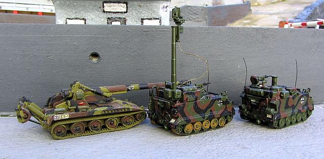 M110 A2 sFH 203mm Bundeswehr 1985 und 2 Begleitpanzer aus der M113er Serie