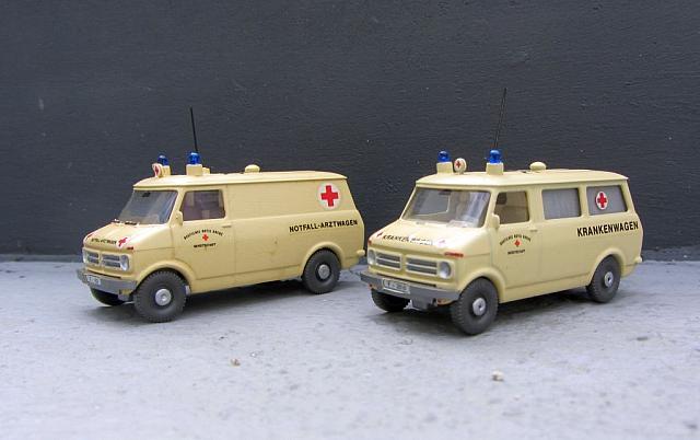2x Opel Bedford Blitz DRK Einsatzfahrzeuge von 1975