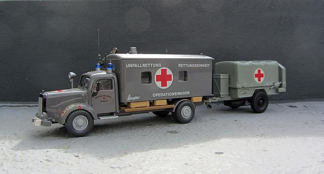 MB LG 315 mit Kofferaufbau DRK-Operationsfahrzeug mit Lastanhänger 1,0t von 1958