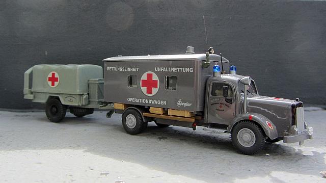 MB LG 315 mit Kofferaufbau DRK-Operationsfahrzeug mit Lastanhänger 1,0t von 1958