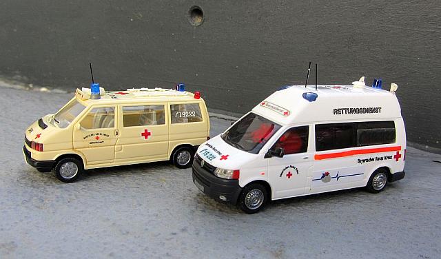 2x VW T5 TDI DRK Rettungsdienstfahrzeuge von 2003