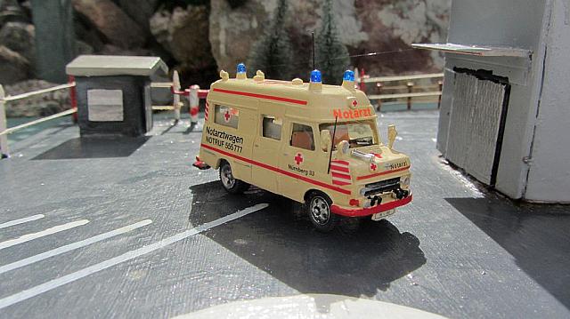 Opel Blitz B 2,0t Kastenwagen; DRK Notarztwagen von 1970