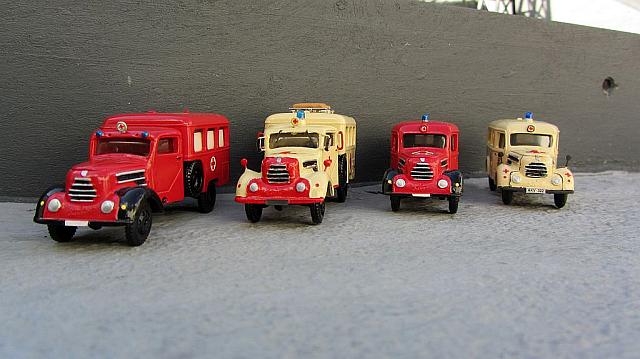 4x Phänomen Garant 1500 S DDR DRK Einsatzfahrzeuge von 1955