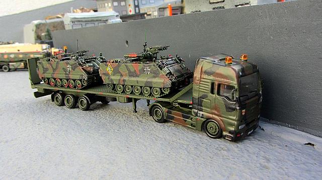 Sattelzug MAN 40t Panzertransporter mit MTW M113 GE A2 Bundeswehr und Natoverbände 2006