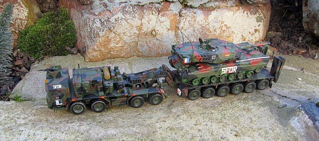 SLT 50-2 mit Sattelaufleger TISA 56 und Leopard 2 A5