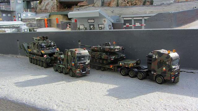 Schwerlasttransportfahrzeuge der belgischen Armee / NATO
