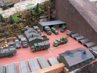 Bundeswehrfahrzeuge im Übungsgelände