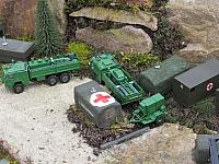 ABC Sanitätsfahrzeuge der Bundeswehr im Gelände Irgendwo in Rheinland-Pfalz 1990