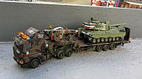 SCANIA 143h SZM mit Mehrzweckaufleger und 7t Ladekran der belgischen Army von 2000 mit mKpz Leopard 1 A2 Belgien mit Rüststand von 1992