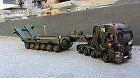 Der Schwerlasttransporter bis 80 Tonnen mit Zugmaschine MAN TGX GX der NATO
